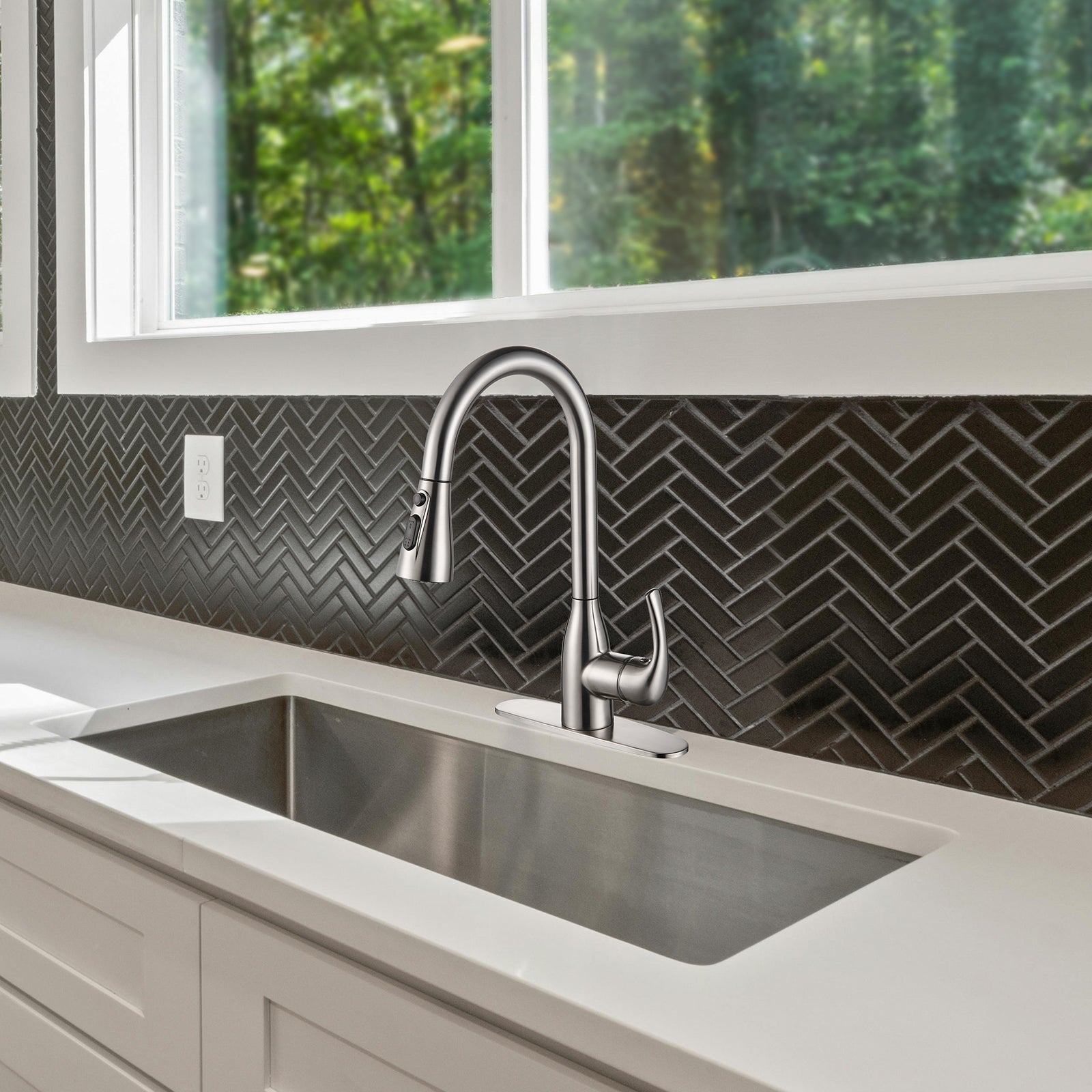 Gooseneck Single-Handle Pull Down Sprayer Kitchen Faucet with Deckplate Pull Out Sink Faucet in Brushed Nickel